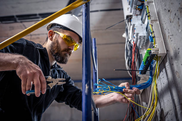 Best Circuit Breaker Repair  in Chapman, KS
